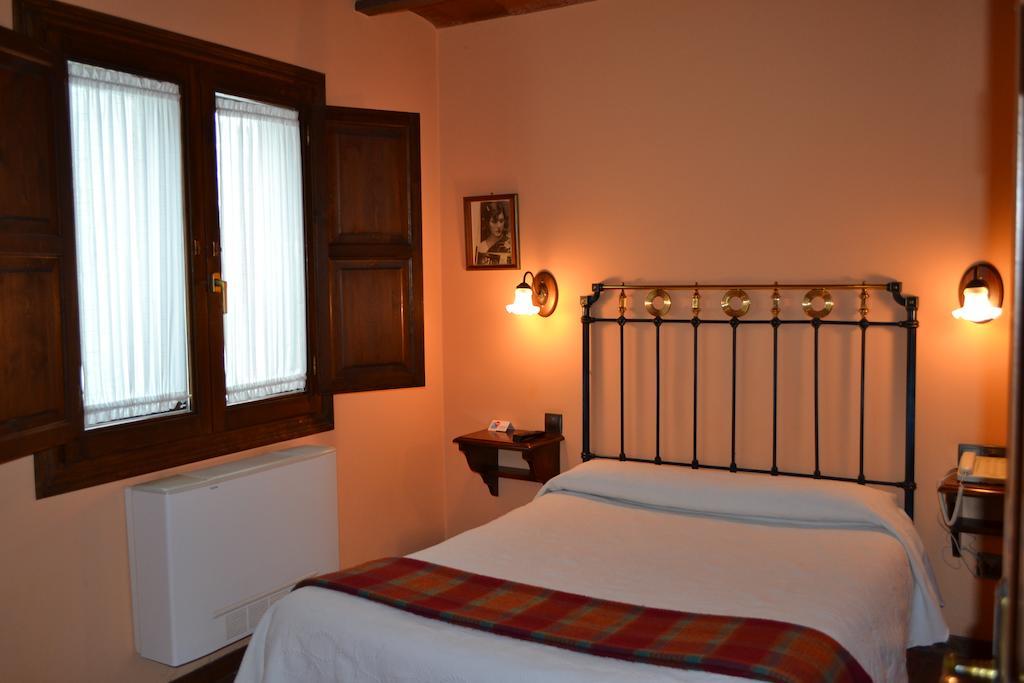 Hostal Santa Agueda Tarazona Quarto foto