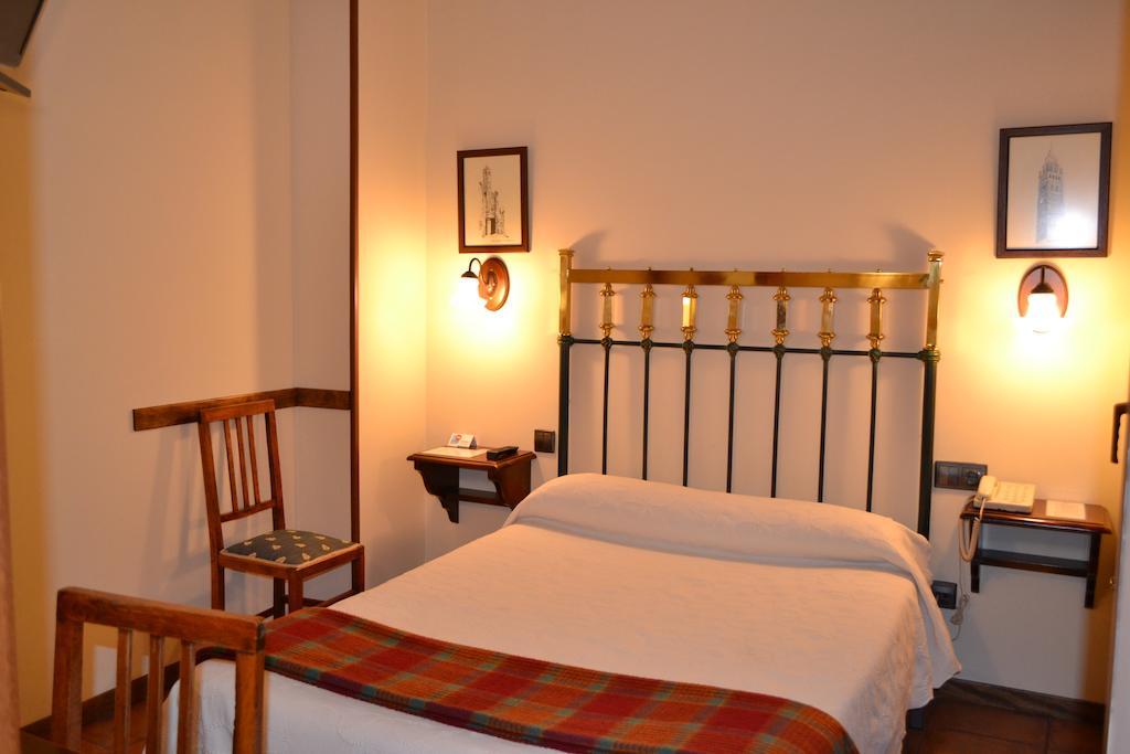 Hostal Santa Agueda Tarazona Quarto foto